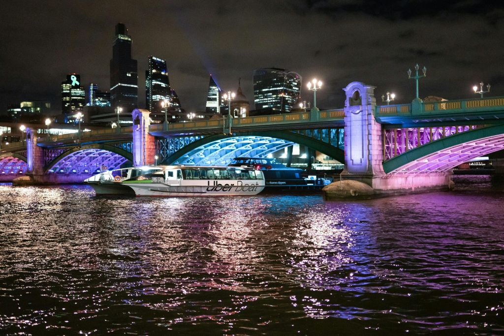 Londres : RoundtripUber Boat`` par Thames Clippers