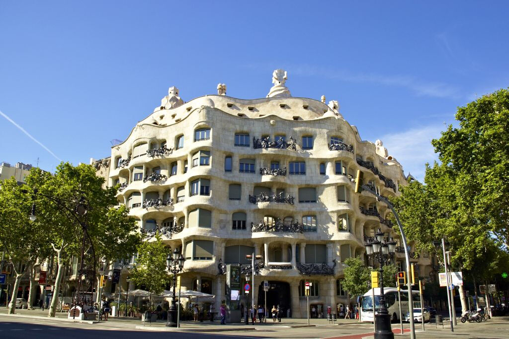 Barcelona Card: 72 - 120-Hr Access to Museums + Public Transport