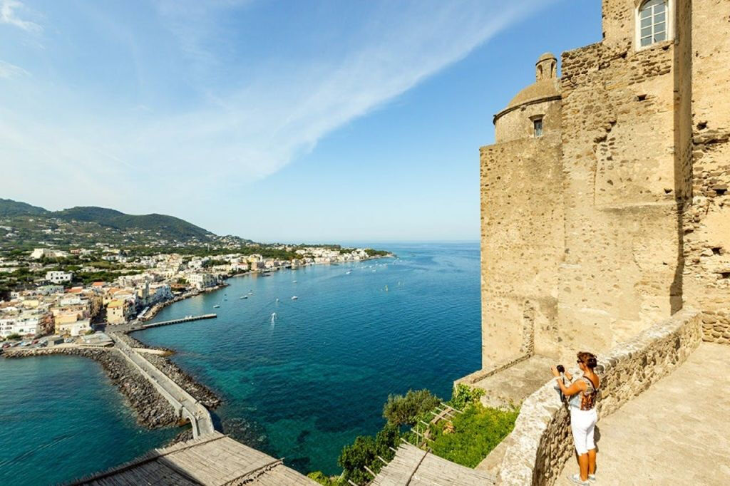 Castelo Aragonês Ischia: Bilhete de entrada com hidrofólio + traslado de Nápoles
