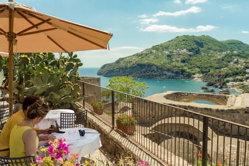 Castelo Aragonês Ischia: Bilhete de entrada com hidrofólio + traslado de Nápoles
