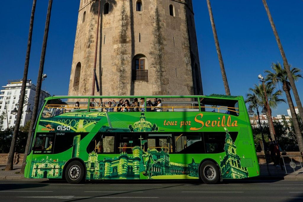 Alsa Seville: Circuit de 48 heures en bus avec arrêt et visite guidée