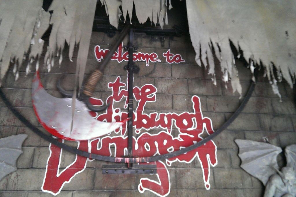 Edinburgh: Harry Potter Sights Tour + Edinburgh Dungeon Entry