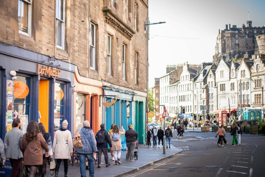 Edinburgh: Harry Potter Sights Tour + Edinburgh Dungeon Entry