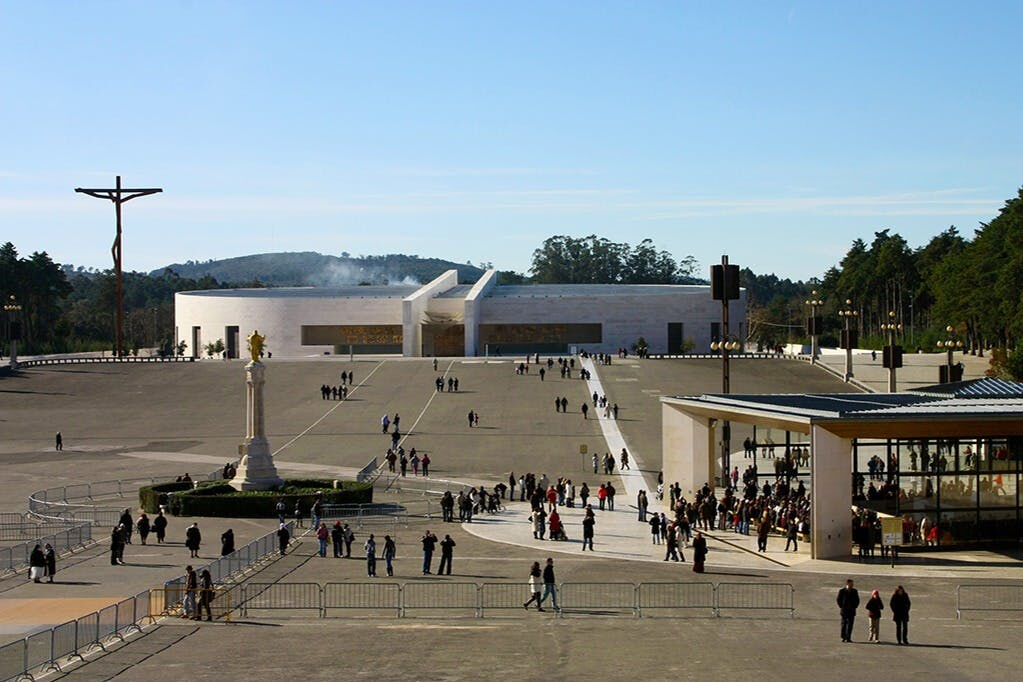 Sintra, Nazaré & Fátima: Small-Group Guided Tour from Lisbon