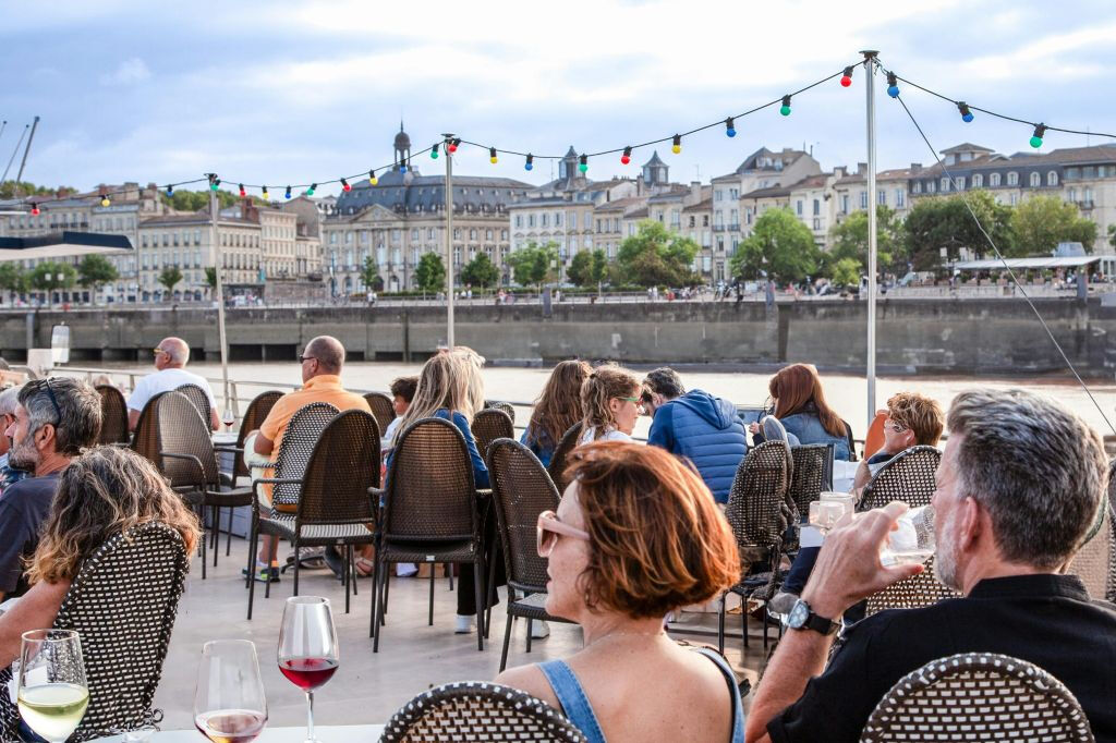 Bordeaux: cruzeiro fluvial guiado + bebidas