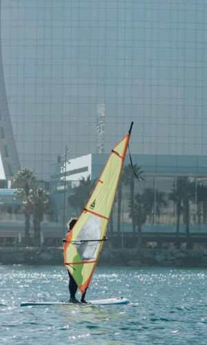 Barcelona: Clase guiada de windsurf