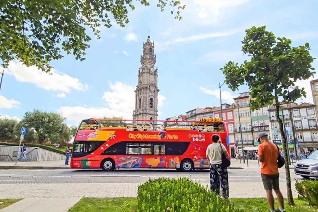 City Sightseeing Porto: 48 horas de ônibus hop-on hop-off + cruzeiro e degustação no porto