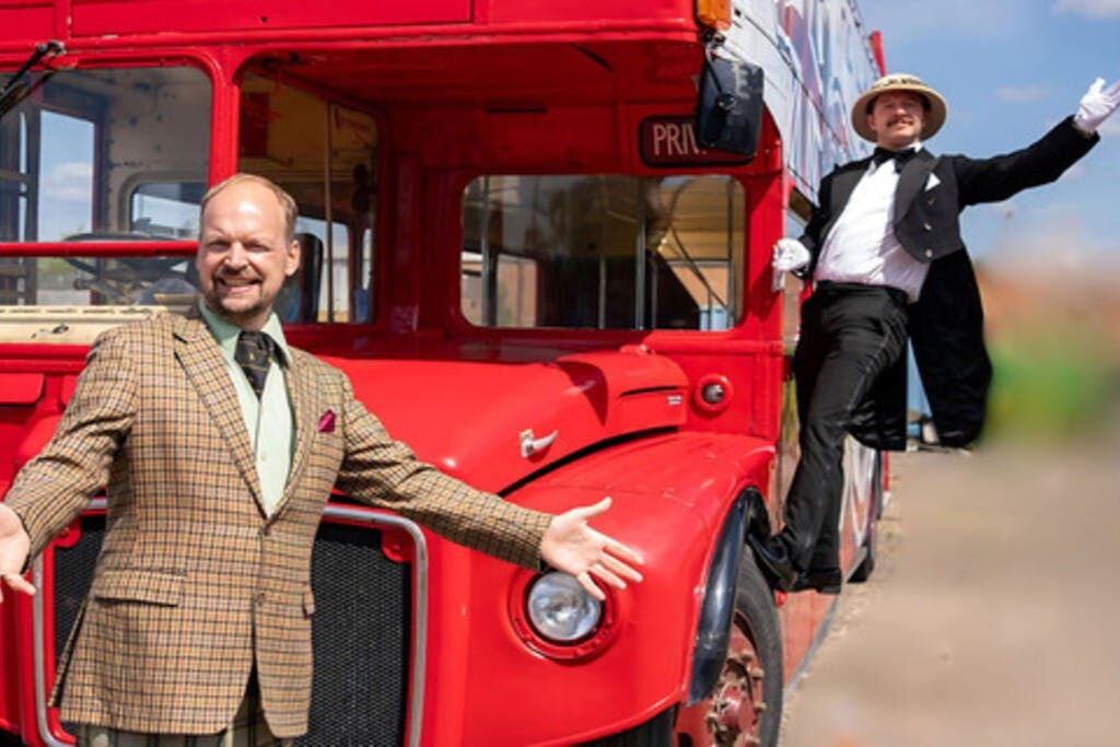 Londres: City Sightseeing Tour guiado + Show de comédia