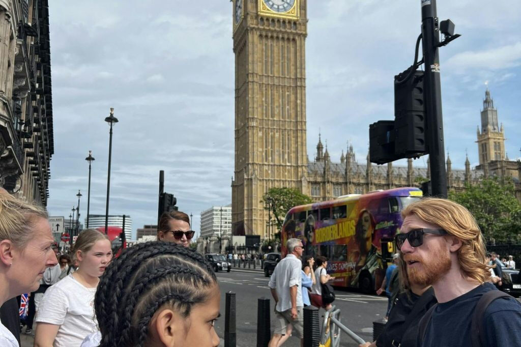 London: Guided Harry Potter Film Sites Visit + Ghosts of London Tour