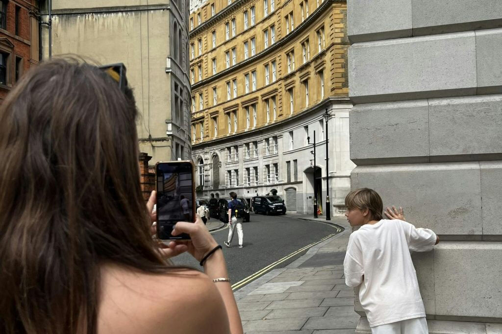 London: Guided Harry Potter Film Sites Visit + Ghosts of London Tour