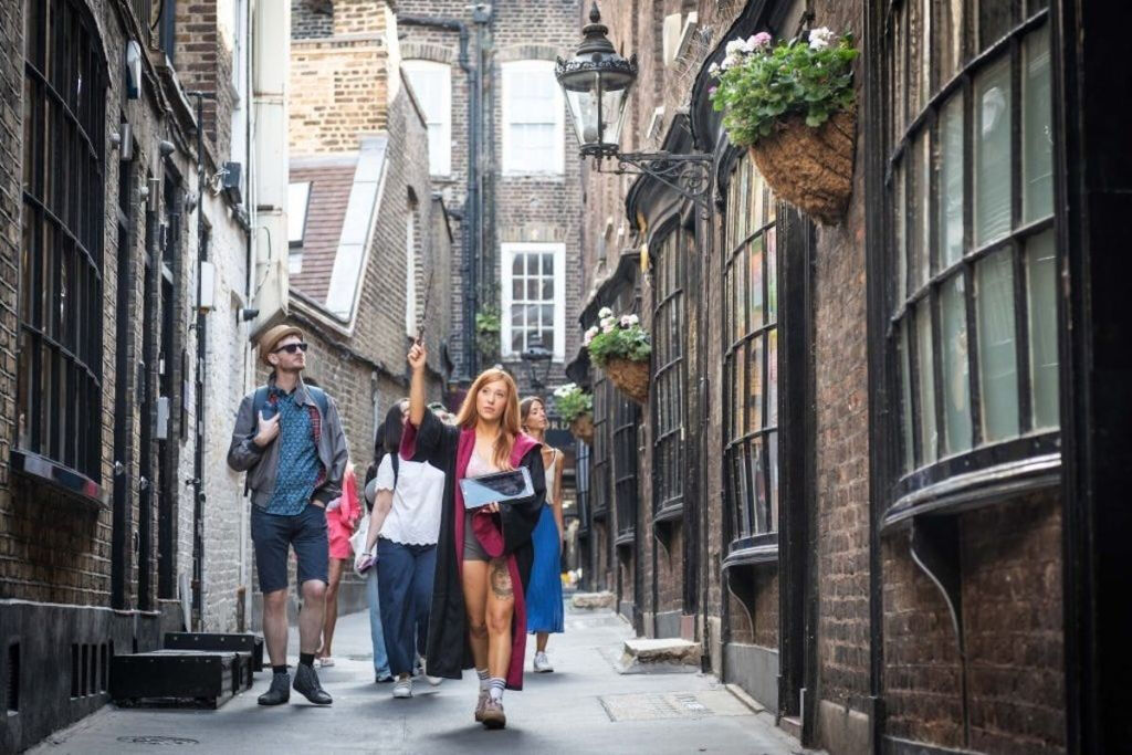 London: Guided Harry Potter Film Sites Visit + Ghost Bus Combo Tour