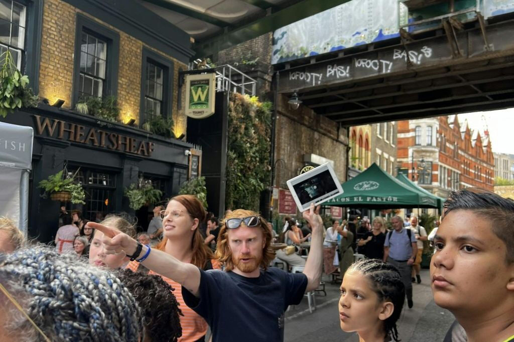 London: Guided Harry Potter Film Sites Visit + Ghost Bus Combo Tour