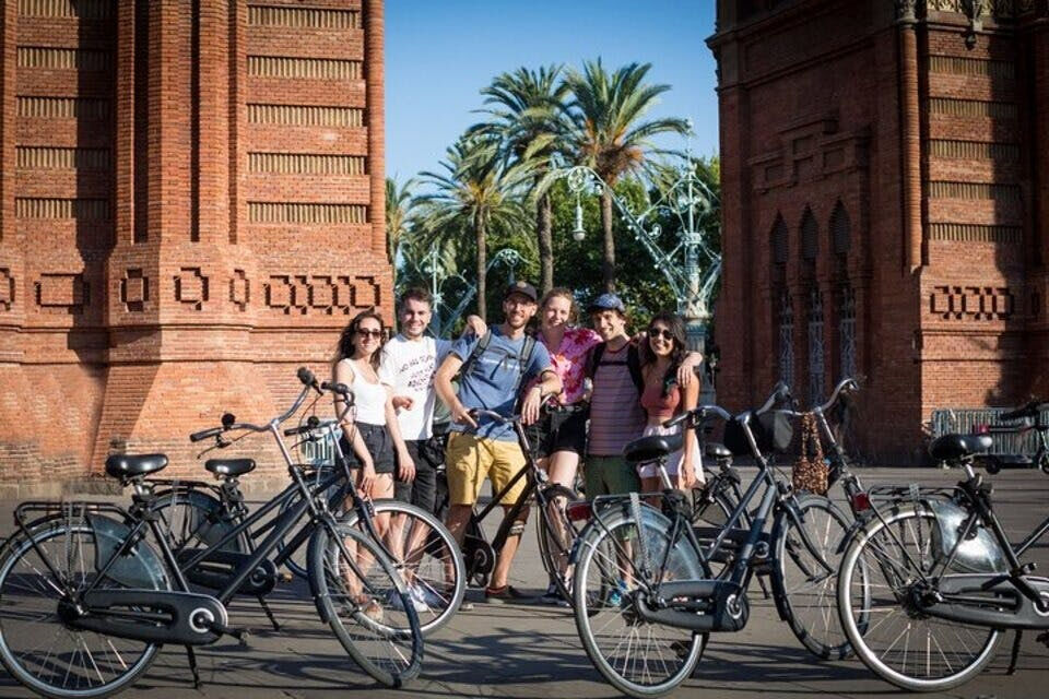 Highlights Bike Tour of Barcelona in English