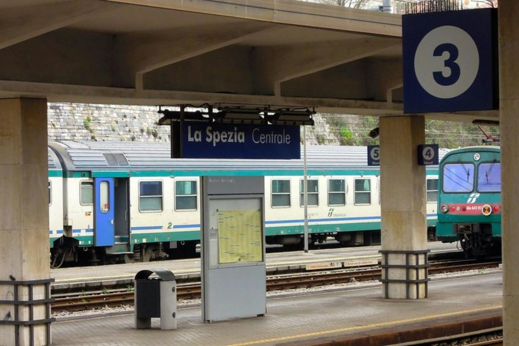 Cinque Terre Express: Treno per/da La Spezia e Vernazza