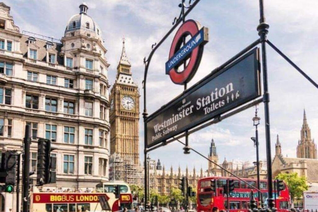 London: Guided Harry Potter Film Sites Visit + Shrek's Adventure Combo Tour