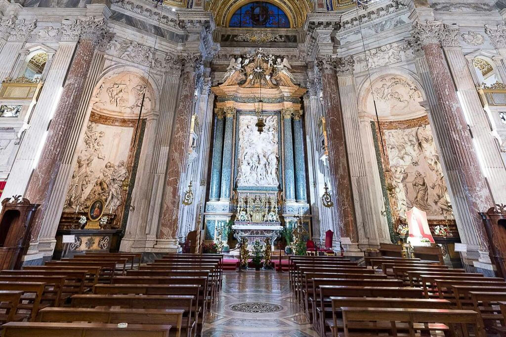 Sant'Agnese in Agone and Crypt: Accompanied Entrance