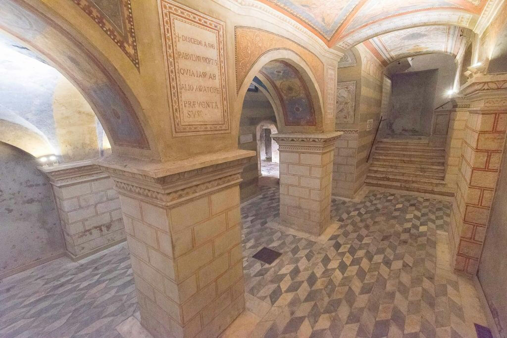 Sant'Agnese in Agone and Crypt: Accompanied Entrance