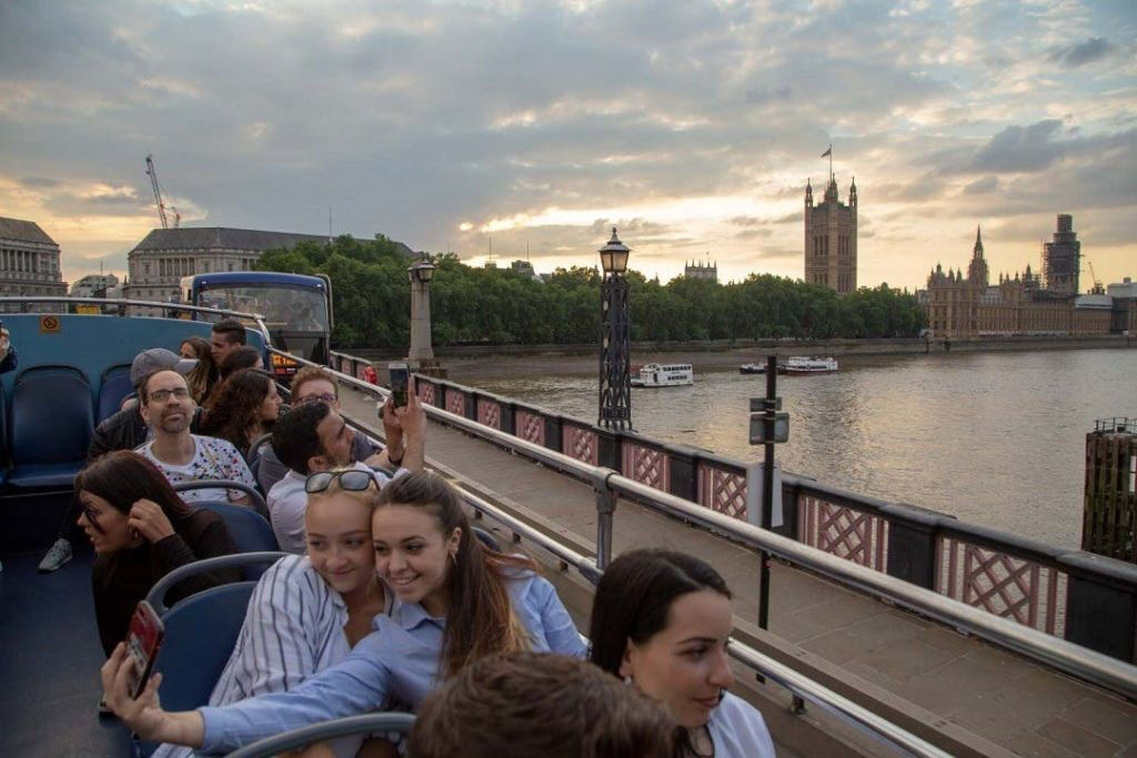 Londra: Tour in autobus notturno ispirato a Taylor Swift