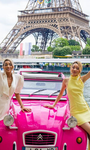 Paris: Half-Day Private Tour in a Pink Citroën 2CV