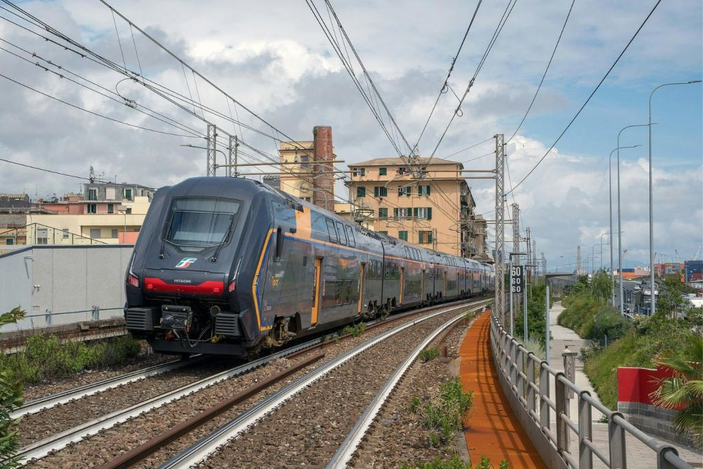 Lazise: Garda Link Bus + Train from Venice