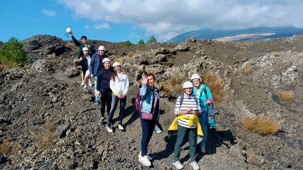 Monte Etna: Gita guidata di un giorno da Taormina + trasferimento andata e ritorno