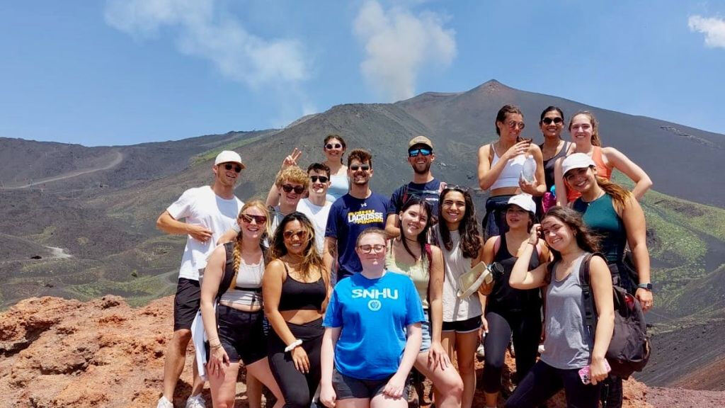 Monte Etna: Gita guidata di un giorno da Taormina + trasferimento andata e ritorno