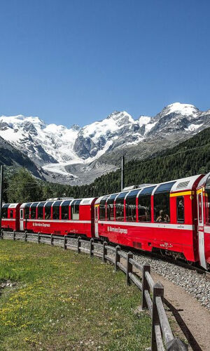 St. Moritz e Tirano: Tour panoramico del Bernina Express dal Lago di Como