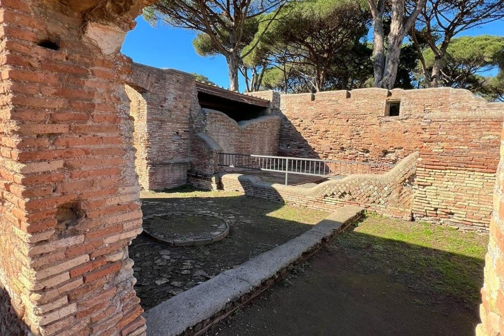 Ostia Antica: Guided Tour from Rome with Lunch