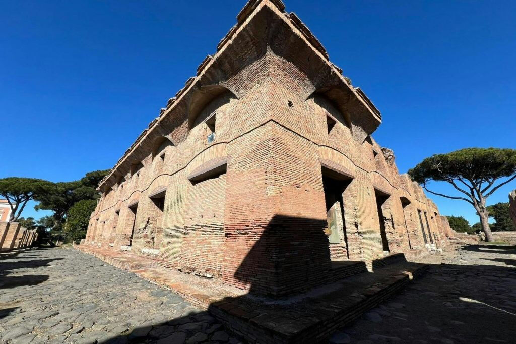 Ostia Antica: Guided Tour from Rome with Lunch