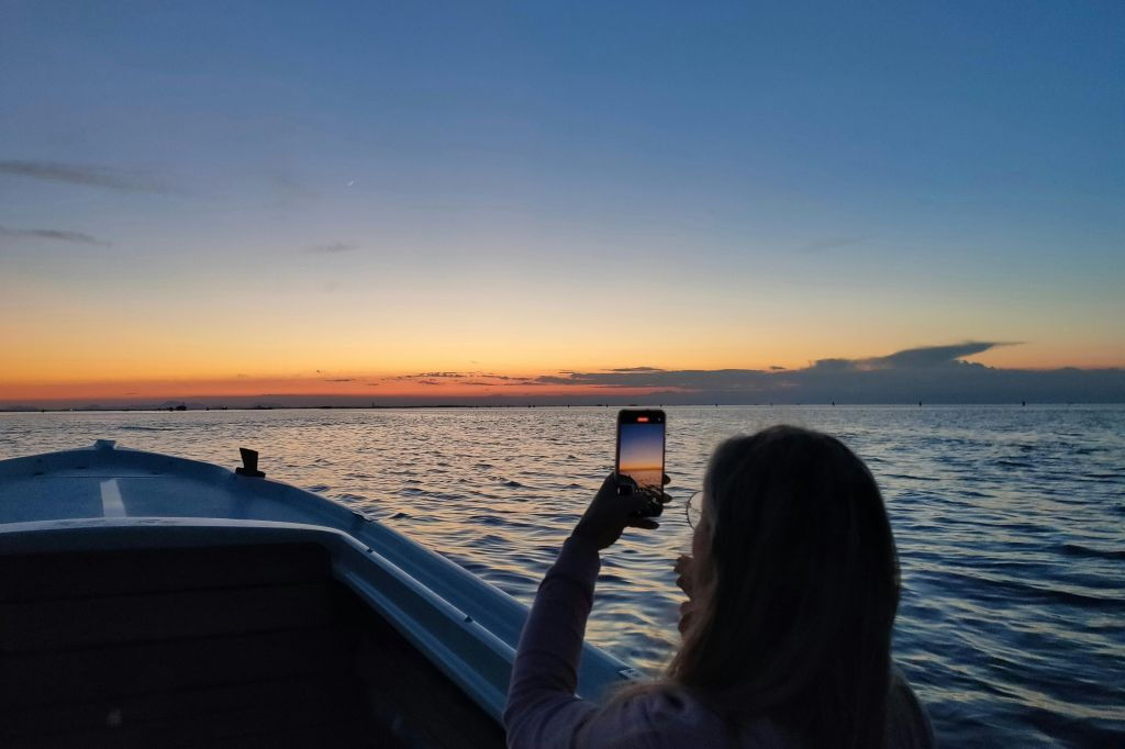 Chioggia: Passeio guiado de barco ao pôr do sol na Lagoa de Veneza