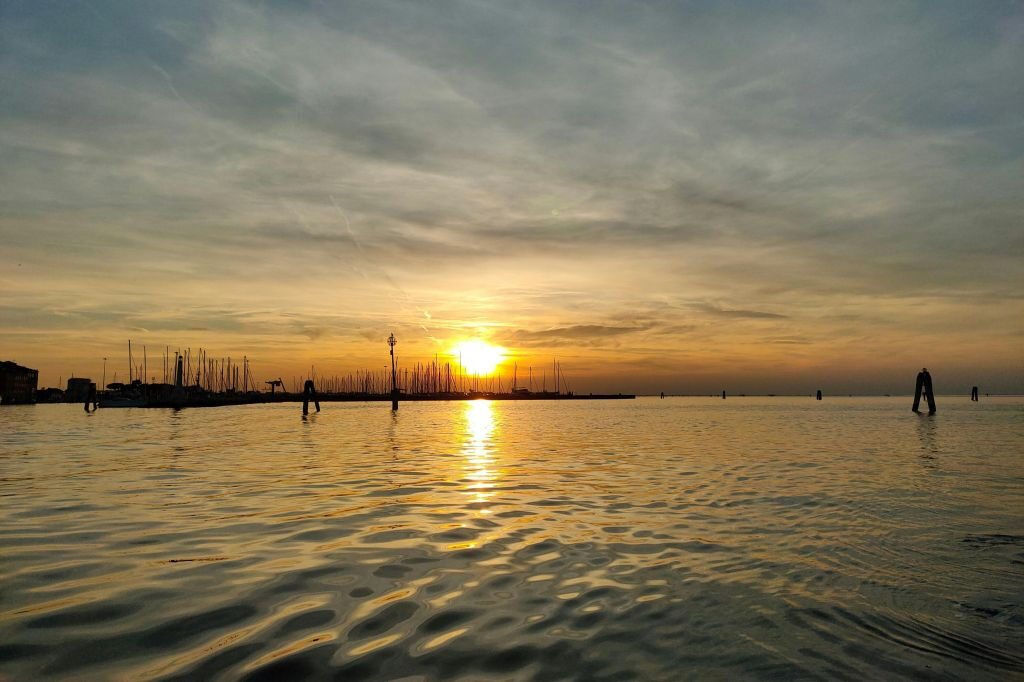 Chioggia: Passeio guiado de barco ao pôr do sol na Lagoa de Veneza