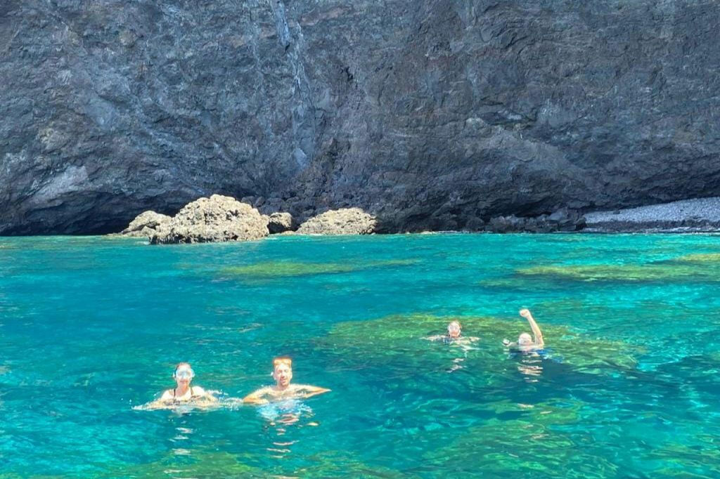 Punta De Teno: Passeio de barco de Los Gigantes + mergulho com snorkel + bebidas
