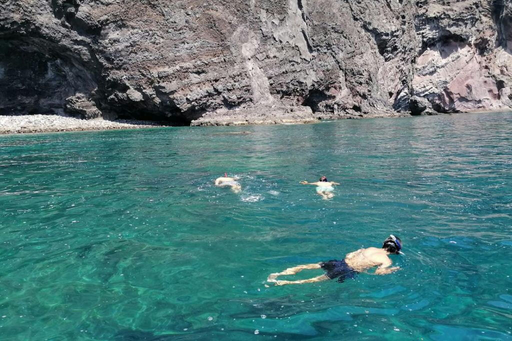 Punta De Teno: Passeio de barco de Los Gigantes + mergulho com snorkel + bebidas