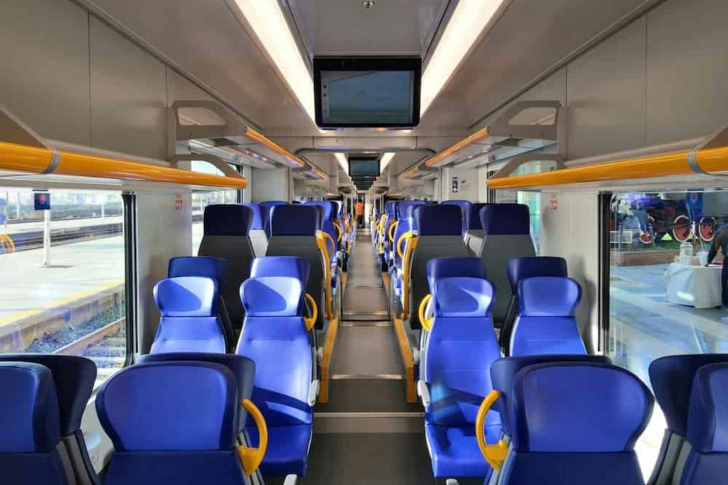 Bardolino: Garda Link Bus + Train from Venice