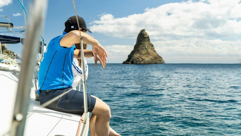 Aci Trezza: Sailboat Tour from Catania + Aperitif
