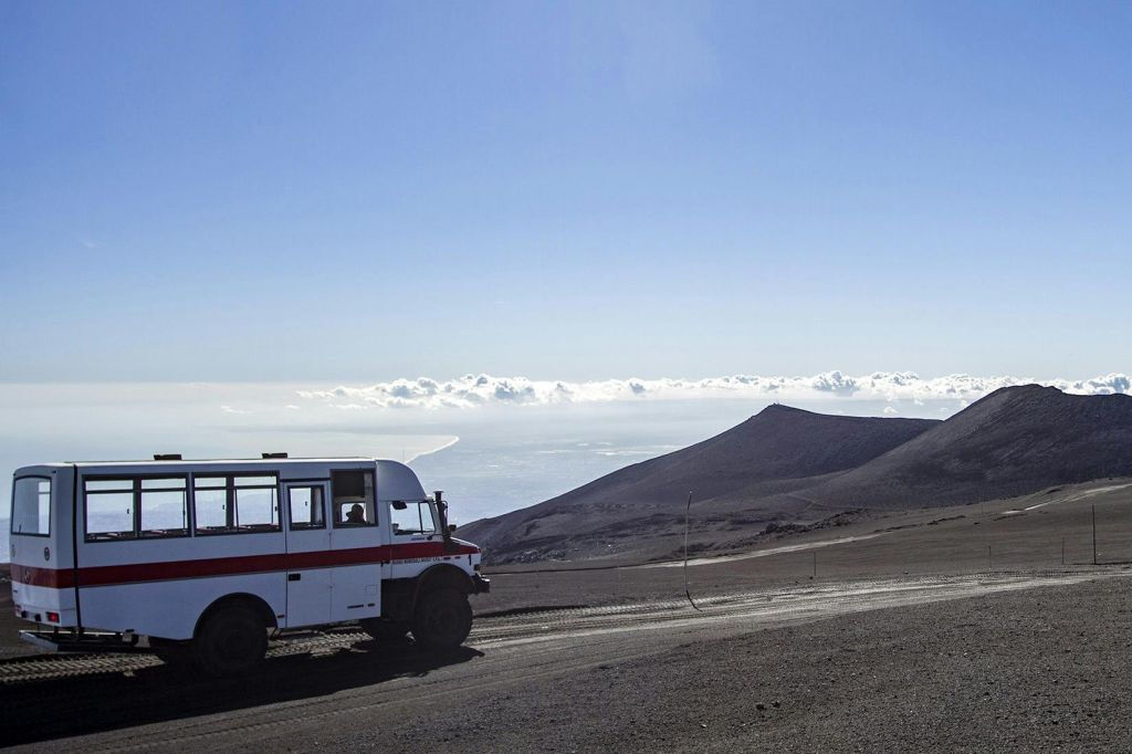 Monte Etna: Billete prioritario teleférico + Traslado en autobús 4x4