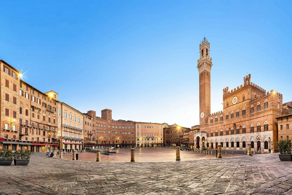 Palazzo Chigi Zondadari: entrada + visita guiada + concerto de ópera
