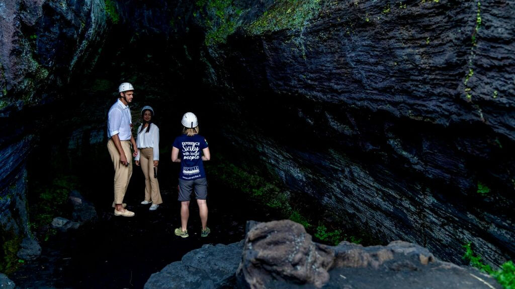 Mount Etna: Guided Day Trip from Catania