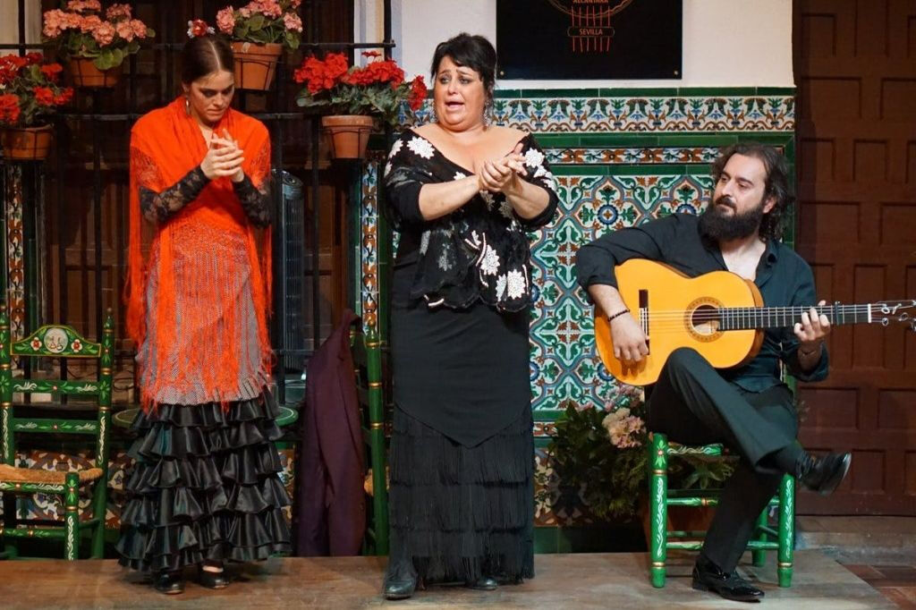 Siviglia: Tour gastronomico guidato + spettacolo di flamenco