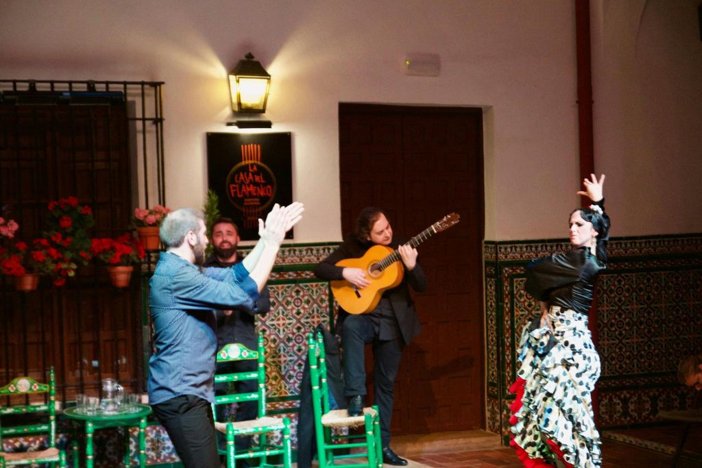 Séville : Visite guidée de la gastronomie + spectacle de flamenco