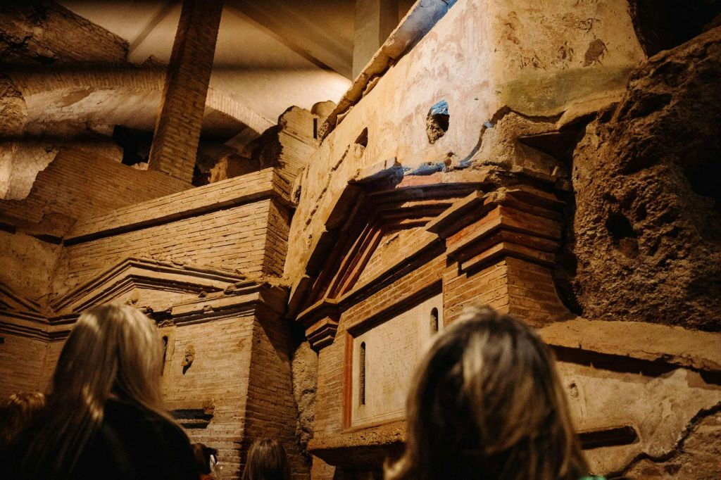 Roma: Tour guidato della metropolitana con ingresso alle catacombe e alla cripta delle ossa