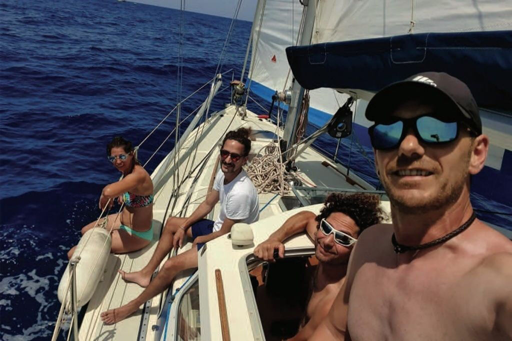 Barcelona: 2 Hour Boat Trip + Drinks