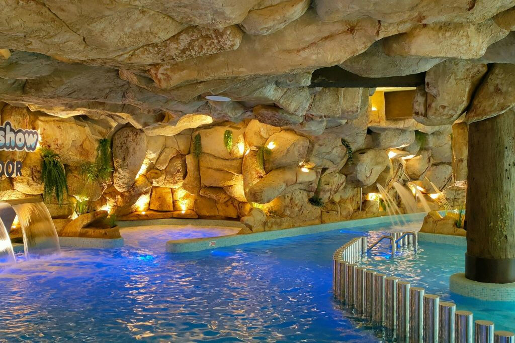 Aquashow: Entrada al parque acuático cubierto