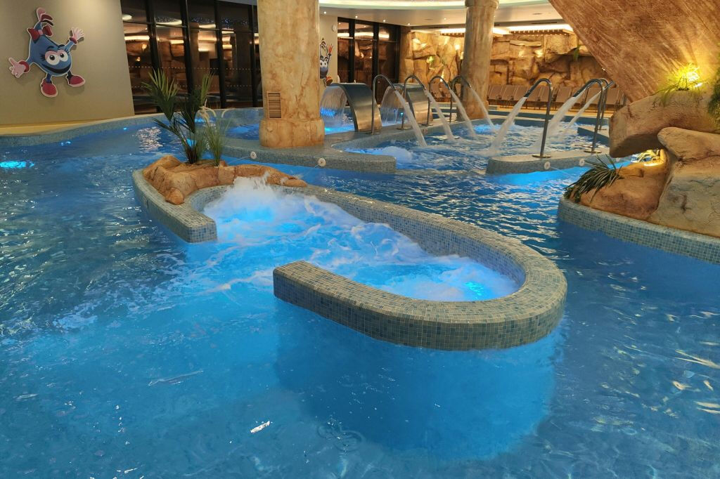 Aquashow: Entrada al parque acuático cubierto