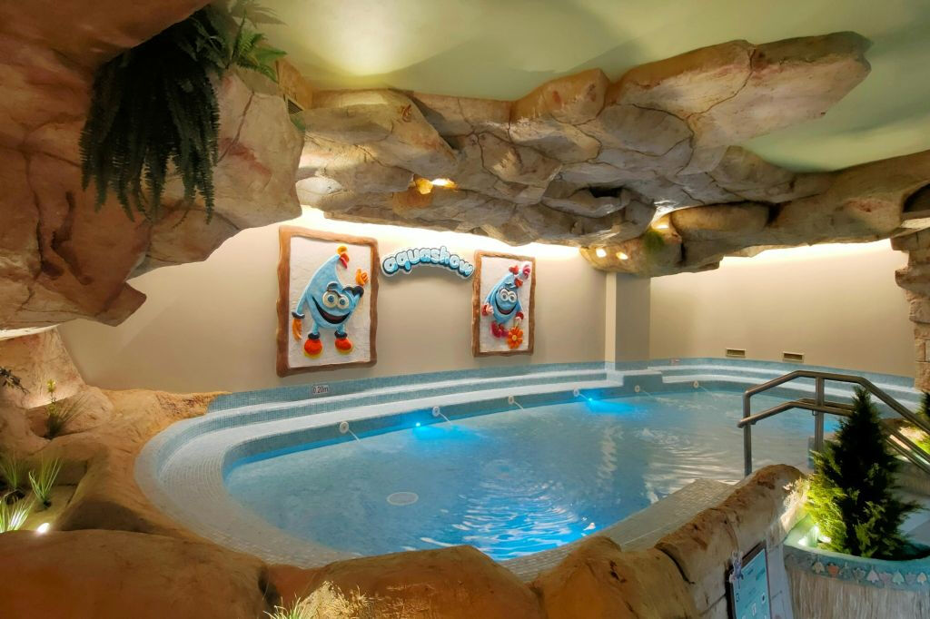 Aquashow: Entrada al parque acuático cubierto