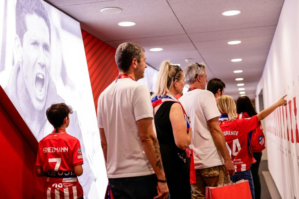 Riyadh Air Metropolitano: Premium Tour + Breakfast at Simeone's Private Box