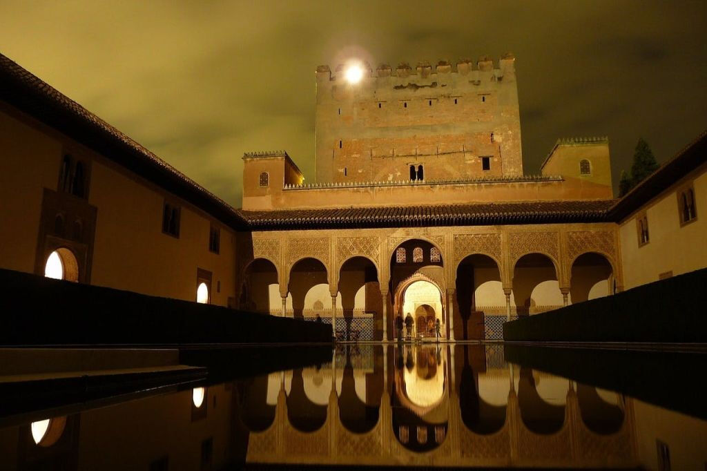 Alhambra : visite guidée de nuit + City Pass