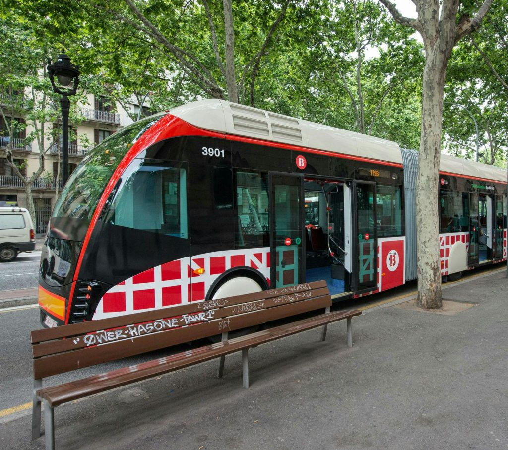 Barcelona Essentials Pass (avec carte de transport public 96H)
