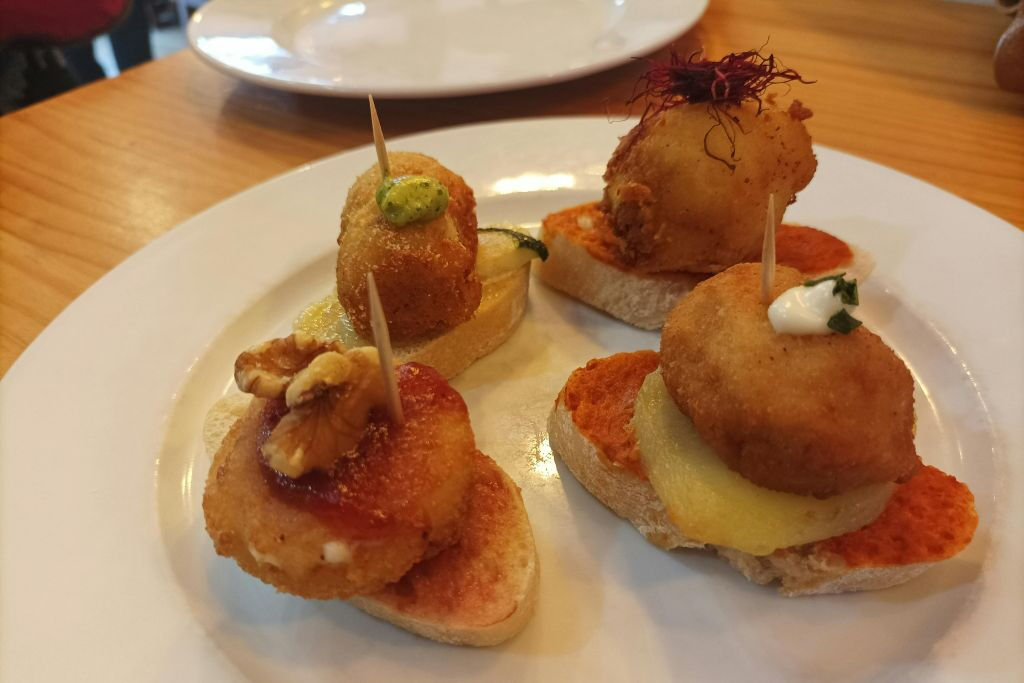 Valencia: Guided Traditional Food Tour