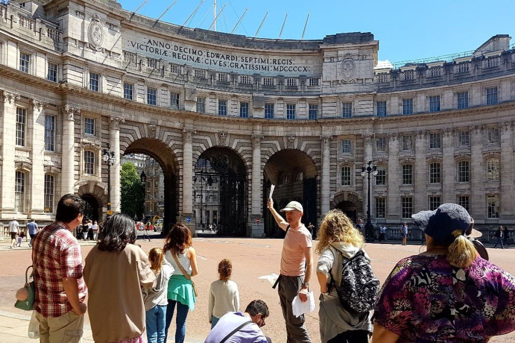 Londres: Visita Privada a Pie de la Realeza Británica